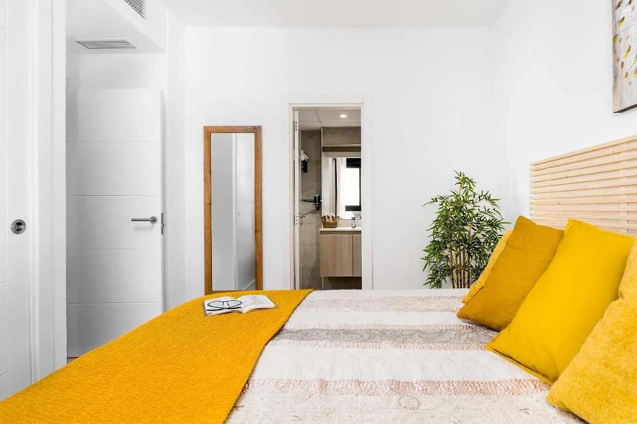 Apartamento Deluxe Con Piscina, Terraza & Parking Malaga 0*,  Spain